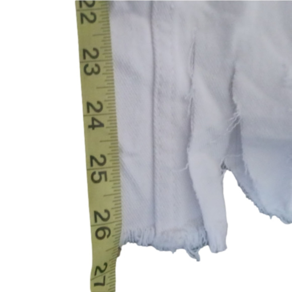 MEMBER'S Property Frayed White Jeans size 32 - Picture 5 of 6